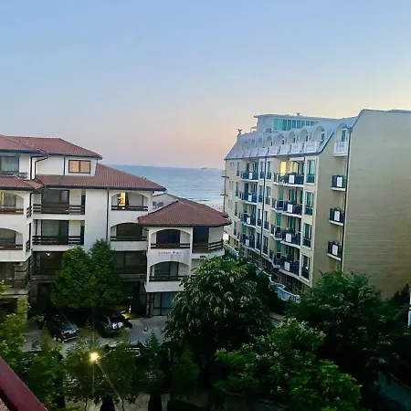 Beachfront With Sea Views Apartmán Sveti Vlas