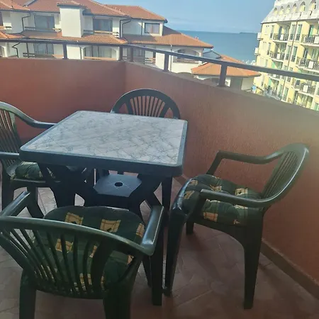 公寓 Beachfront With Sea Views