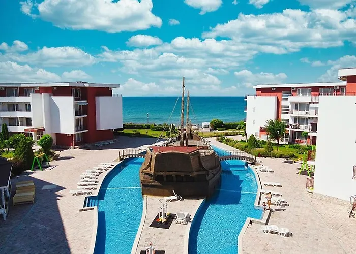 Beachfront With Sea Views דירה