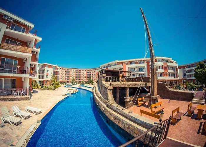 Beachfront With Sea Views דירה