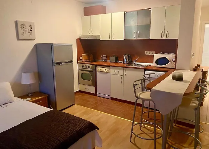 דירה Beachfront With Sea Views