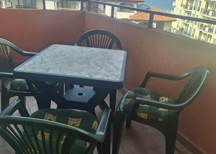 דירה Beachfront With Sea Views